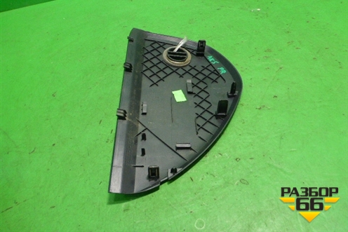 Накладка на торпедо (боковая правая) (1Z0857504) для Skoda Octavia (А5) с 2004-2013г (Октавия)