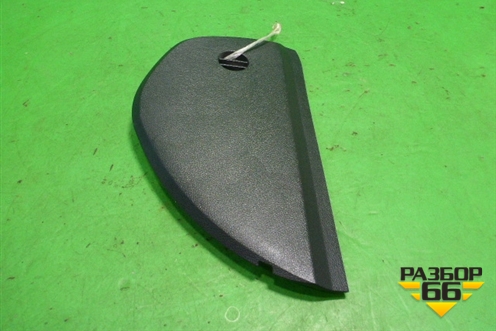 Накладка на торпедо (боковая правая) (1Z0857504) для Skoda Octavia (А5) с 2004-2013г (Октавия)