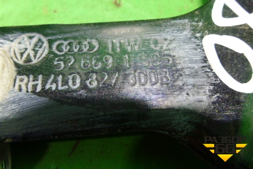 Петля двери багажника (правая) (4L0827300B) для Audi Q7 c 2005-2015г (Ку 7)