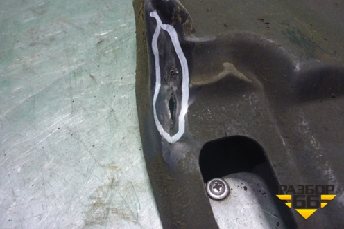 Пыльник двигателя боковой левый (MR434771) для Mitsubishi Lancer-9  с 2003-2008г (Лансер)