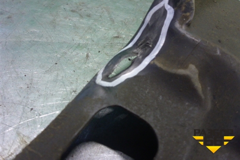 Пыльник двигателя боковой левый (MR434771) для Mitsubishi Lancer-9  с 2003-2008г (Лансер)