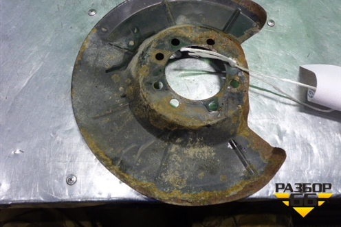 Кожух тормозного диска задний правый (3M512K317AD) для Volvo C30 с 2006г