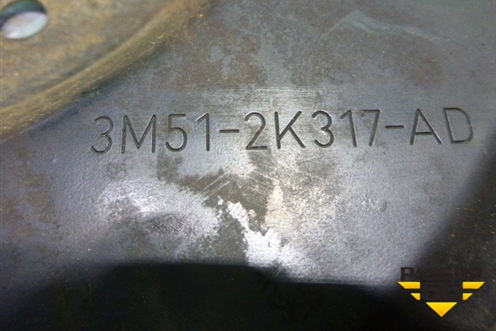 Кожух тормозного диска задний правый (3M512K317AD) для Volvo C30 с 2006г