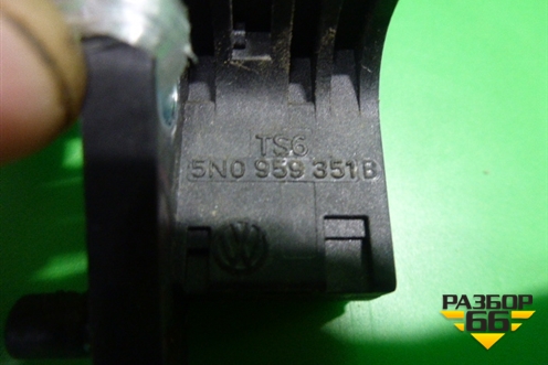 Датчик AIR BAG (задний правый) (5N0959351B) для Volkswagen Passat-CC с 2008г (Пассат ЦЦ)