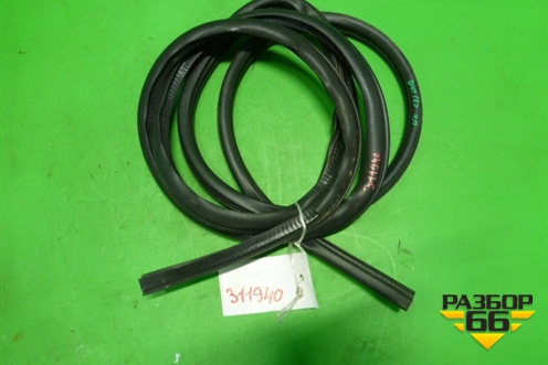 Уплотнитель двери передней правой для Mitsubishi Outlander с 2012-2024г (Аутлендер)