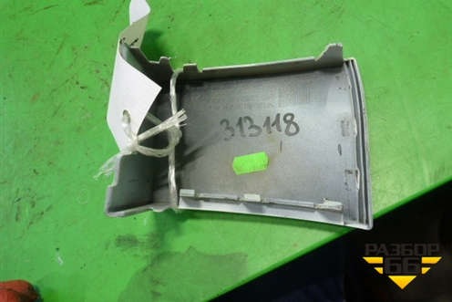 Планка под фонарь правая (5L6813346A) для Skoda Yeti с 2009г (Етти)