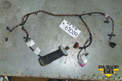Проводка двери передней правой для Skoda Octavia (А5) с 2004-2013г (Октавия)