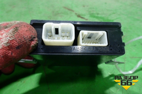 Блок электронный (управления правым зеркалом) (8943048040) для Lexus RX 300/330/350 с 2003-2009г (РХ)