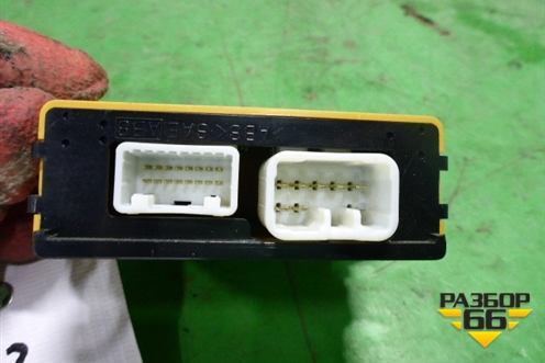 Блок электронный (управления левым зеркалом) (8943048030) для Lexus RX 300/330/350 с 2003-2009г (РХ)