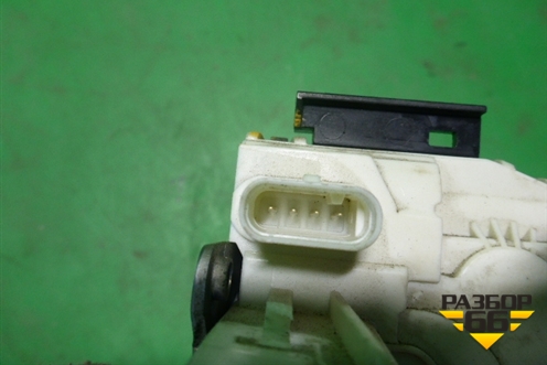 Замок двери задней левой (4 контакта) (A0997305500) для Mercedes Benz CLA C117 с 2013г (ЦЛА)