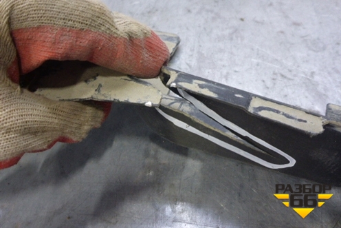 Пыльник заднего бампера правый (8U0825214) для Audi Q3 с 2011-2018г (Ку 3)