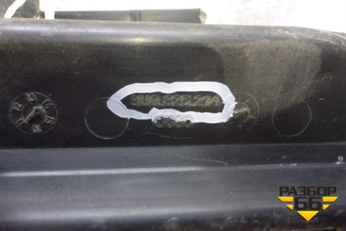 Пыльник заднего бампера правый (8U0825214) для Audi Q3 с 2011-2018г (Ку 3)