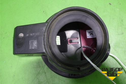 Лючок бензобака (1517G9) для Peugeot 3008 с 2010-2016г