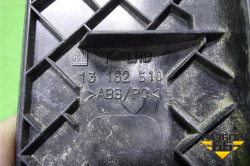 Накладка на торпедо (правая) (13162510) для Opel Zafira B с 2005-2012г (Зафира Б)