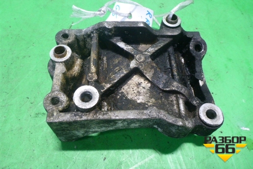 Кронштейн насоса гидравлики (4.2л) (4H235A682AA) для Land Rover Range Rover Sport с 2005-2012г (Спорт)