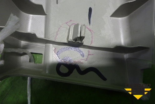 Обшивка стойки центральная верхняя правая (769139U000) для Nissan Note (Е11) с 2005-2013г (Нот)