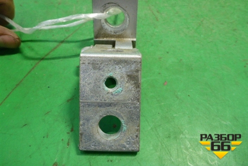 Петля двери передней левой верхняя для Skoda Octavia (А5) с 2004-2013г (Октавия)