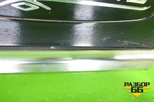 Накладка стойки (центральная левая) (877813N500) для Hyundai Equus с 2010г (Экус)