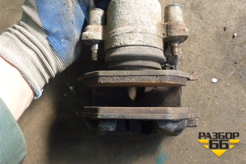 Суппорт передний левый (1K0615123D) для Skoda Fabia с 2007-2014г (Фабия)