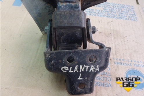 Опора КПП левая (с кронштейном) для Hyundai Elantra 3 (XD) с 2000-2010г (Элантра)