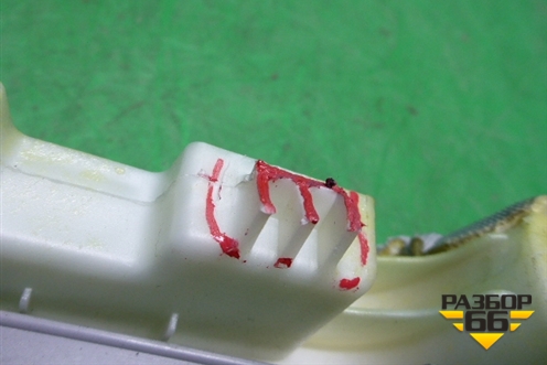 Обшивка стойки центральная верхняя правая (858403Z000) для Hyundai i40 с 2011г (Ай40)