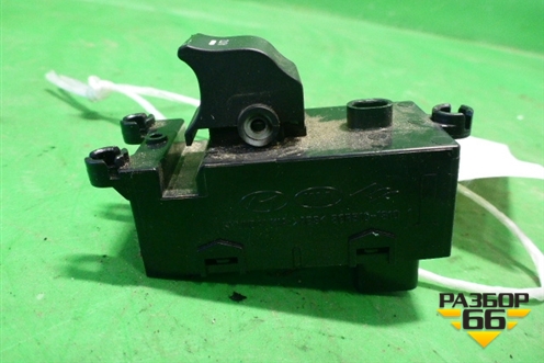 Кнопка стеклоподъёмника (двери передней правой) (935753Z000) для Hyundai i40 с 2011г (Ай40)