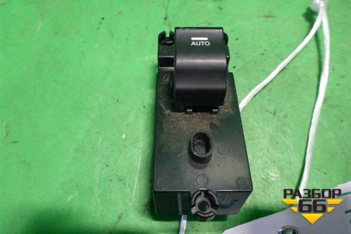 Кнопка стеклоподъёмника (двери передней правой) (935753Z000) для Hyundai i40 с 2011г (Ай40)