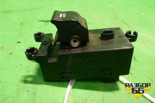 Кнопка стеклоподъёмника (двери задней левой) (935803Z000) для Hyundai i40 с 2011г (Ай40)
