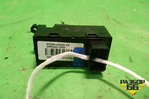 Кнопка стеклоподъёмника (двери задней левой) (935803Z000) для Hyundai i40 с 2011г (Ай40)