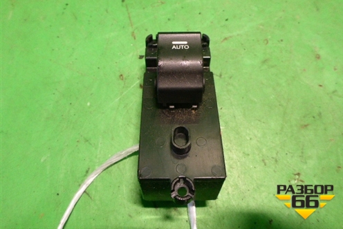 Кнопка стеклоподъёмника (двери задней левой) (935803Z000) для Hyundai i40 с 2011г (Ай40)