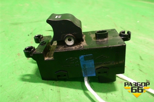 Кнопка стеклоподъёмника (двери задней правой) (935803Z050) для Hyundai i40 с 2011г (Ай40)