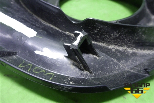 Накладка ПТФ левая (521280K170) для Toyota Hilux с 2015-2025г (Хайлюкс)