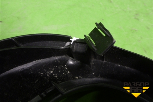 Накладка ПТФ левая (521280K170) для Toyota Hilux с 2015-2025г (Хайлюкс)