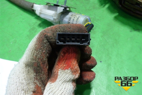 Моторчик регулировки ремня безопасности (передний правый) (602044200) для Audi A8 с 2002-2010г (А8)