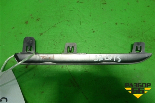 Накладка на решетку радиатора (правая верхняя) для Lexus GX-460 с 2009г (ГХ)