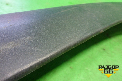 Накладка двери правой для Isuzu ELF (N-series) с 2006-2014г (Эльф)