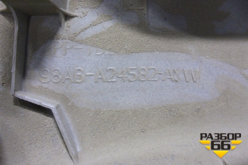 Обшивка стойки центральная верхняя правая (98ABA24582AYW) для Ford Focus 1 с 1998-2004г (Фокус)