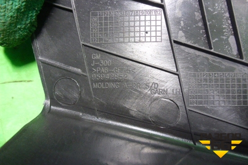 Накладка двери задней левой (на рамку седан) (95942852) для Chevrolet Cruze c 2009-2015г (Круз)