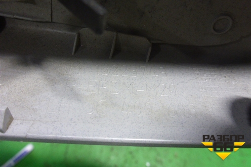 Обшивка стойки центральная верхняя левая (13223743) для Opel Astra H с 2004-2015г (Астра Аш)