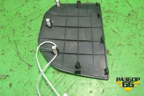 Накладка на торпедо (боковая правая) (MR506446) для Mitsubishi Lancer-9  с 2003-2008г (Лансер)