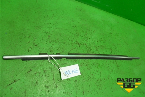 Молдинг лобового стекла правый для Volvo XC90 с 2002-2015г (ХС90)