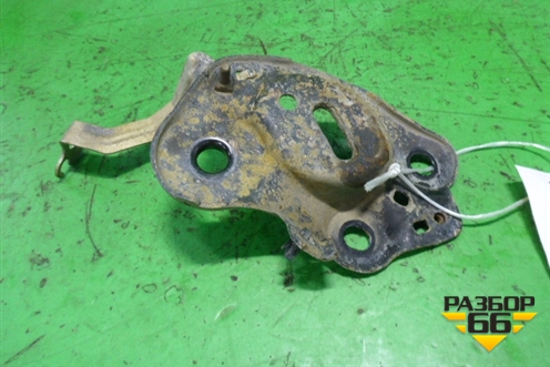 Кронштейн задней балки правый для Volvo XC90 с 2002-2015г (ХС90)