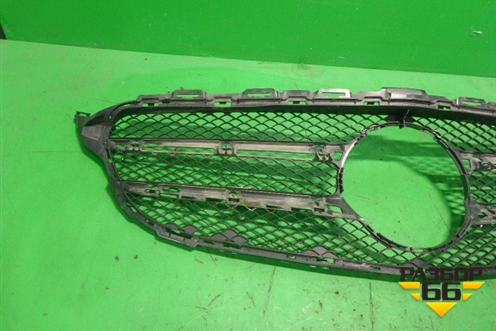 Рёшетка радиатора  (A2058800783) для Mercedes Benz C-Klass W205 с 2014г (Ц)