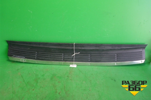 Накладка заднего бампера (после 2012г) (5216260070) для Lexus LX-570 с 2007-2015г (ЛХ)