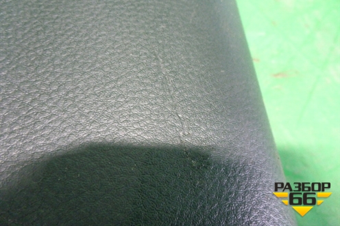 Обшивка стойки центральная нижняя правая (MR444208) для Mitsubishi Lancer-9  с 2003-2008г (Лансер)