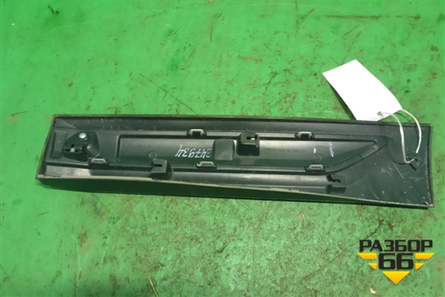 Накладка двери задней правой (после 2015г) (5757A410) для Mitsubishi Outlander с 2012-2024г (Аутлендер)