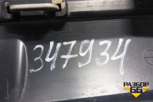 Накладка двери задней правой (после 2015г) (5757A410) для Mitsubishi Outlander с 2012-2024г (Аутлендер)