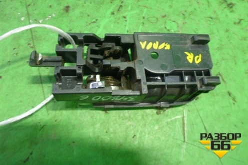 Ручка внутренняя двери передней правой для Toyota Corolla (E12) с 2001-2007г (Королла 120)