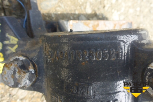 Кронштейн переднего стабилизатора  (левый) (A9413230521) для Mercedes Benz TRUCK Axor 2 с 2004г (Аксор)