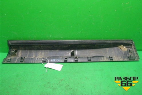 Накладка двери передней правой (DK6221064AD) для Land Rover Range Rover Sport с 2013-2022г (Спорт)